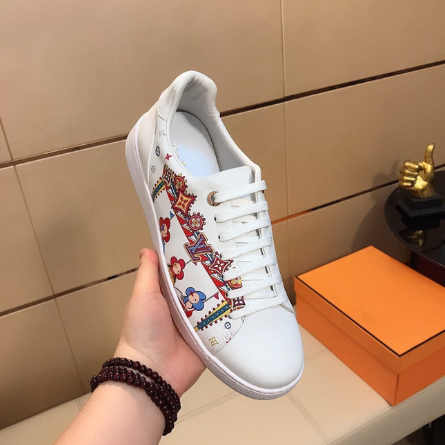 LV MEN'S ATHLETIC SHOES COMBINING LUXURIOUS QUALITY AND FASHION