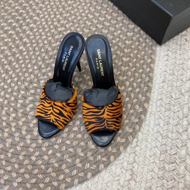 LA 16 HEELED MULES IN TIGER PATTERN RABBIT FUR