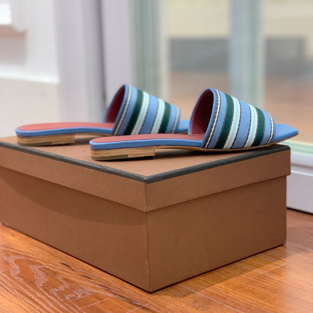 LP RAFFIA CHARMS FLATS SANDAL SKY AND BLACK CALFSKIN