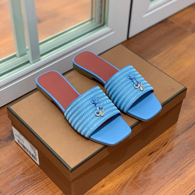 LP RAFFIA CHARMS FLATS SANDAL SKY CALFSKIN