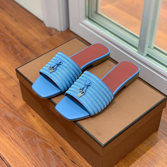 LP RAFFIA CHARMS FLATS SANDAL SKY CALFSKIN