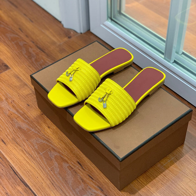 LP RAFFIA CHARMS FLATS SANDAL LEMON CALFSKIN