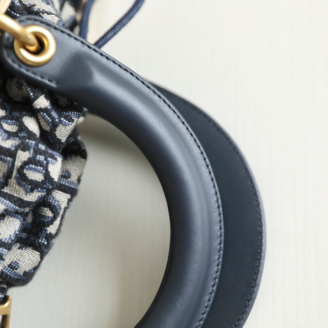 LADY 24 BASKET BAG IN BLACK OBLIQUE JACQUARD MIX BEIGE WICKER
