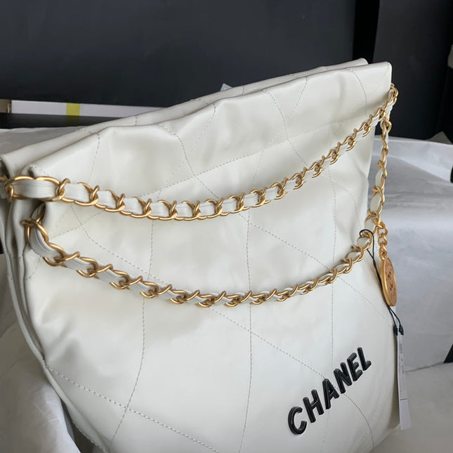 CC MEDIUM 37 HANDBAG IN WHITE SHINY CALFSKIN GOLD HARDWARE