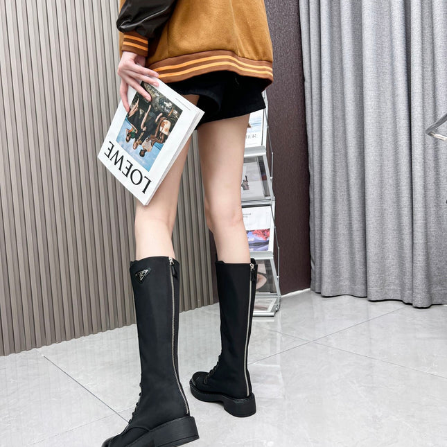 LACE-UP KNEE BOOTS IN BLACK DENIM AND SHEEPSKIN LINING