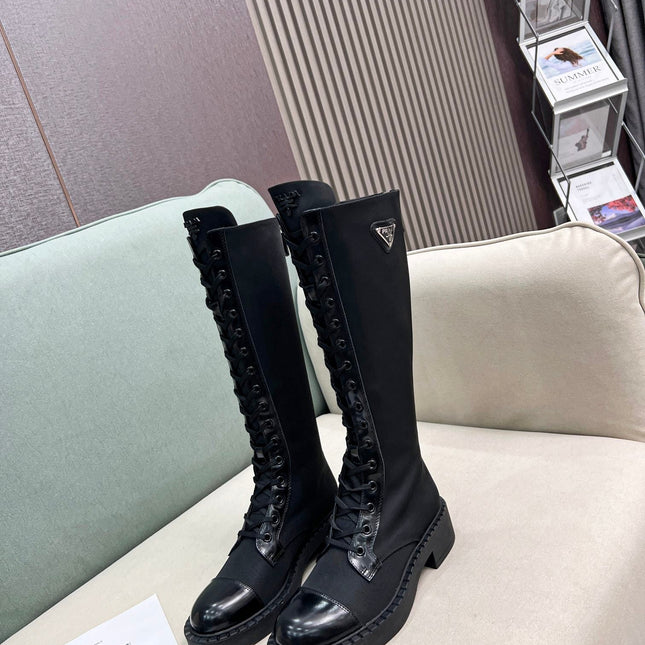 LACE-UP KNEE BOOTS IN BLACK DENIM AND SHEEPSKIN LINING