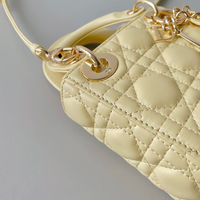 MICRO LADY 12 BAG IN LIGHT YELLOW LAMBSKIN