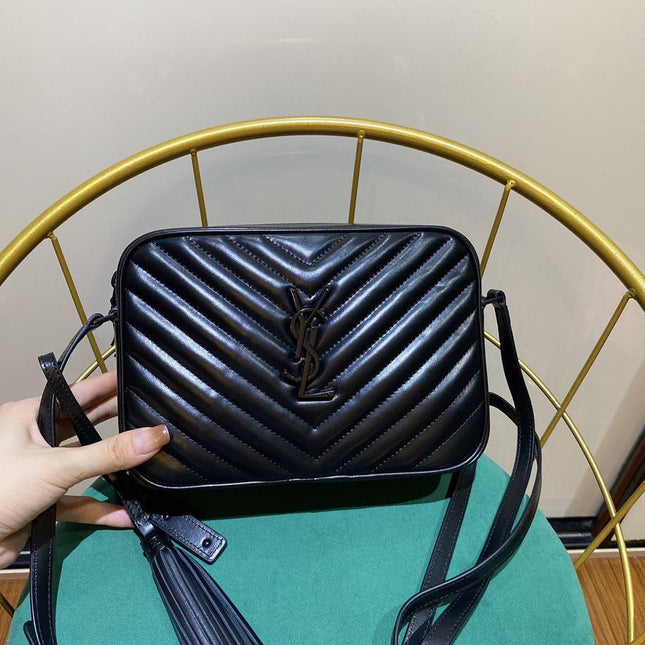 LOU 23 CAMERA BAG IN BLACK QUILTED LEATHER