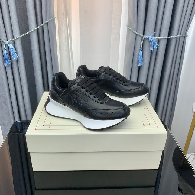 SPRINT RUNNER LOW-TOP IN BLACK CALFSKIN EMBOSSED LOGO