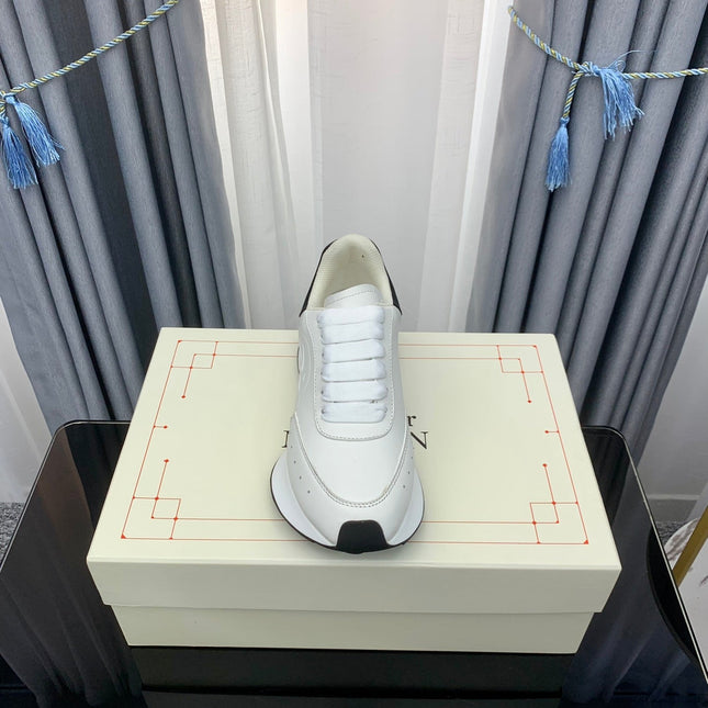 SPRINT RUNNER LOW-TOP IN WHITE CALFSKIN EMBOSSED LOGO