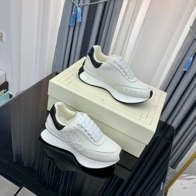 SPRINT RUNNER LOW-TOP IN WHITE CALFSKIN EMBOSSED LOGO