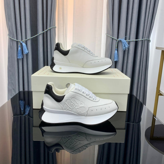 SPRINT RUNNER LOW-TOP IN WHITE CALFSKIN EMBOSSED LOGO