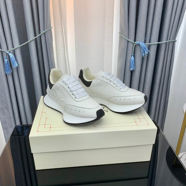 SPRINT RUNNER LOW-TOP IN WHITE CALFSKIN EMBOSSED LOGO