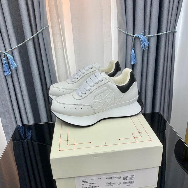 SPRINT RUNNER LOW-TOP IN WHITE CALFSKIN EMBOSSED LOGO