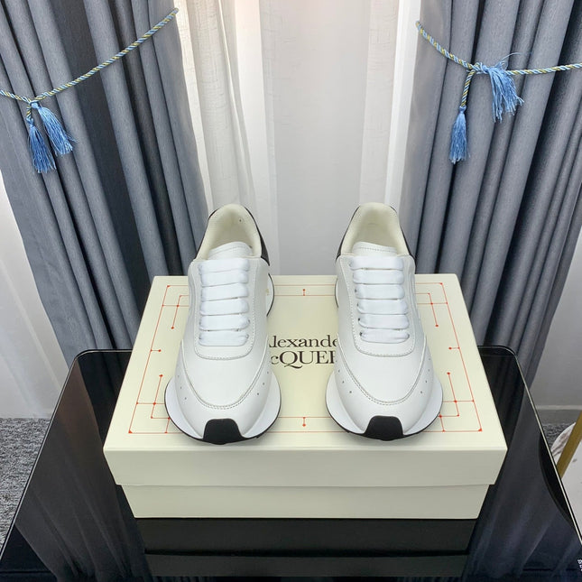 SPRINT RUNNER LOW-TOP IN WHITE CALFSKIN EMBOSSED LOGO