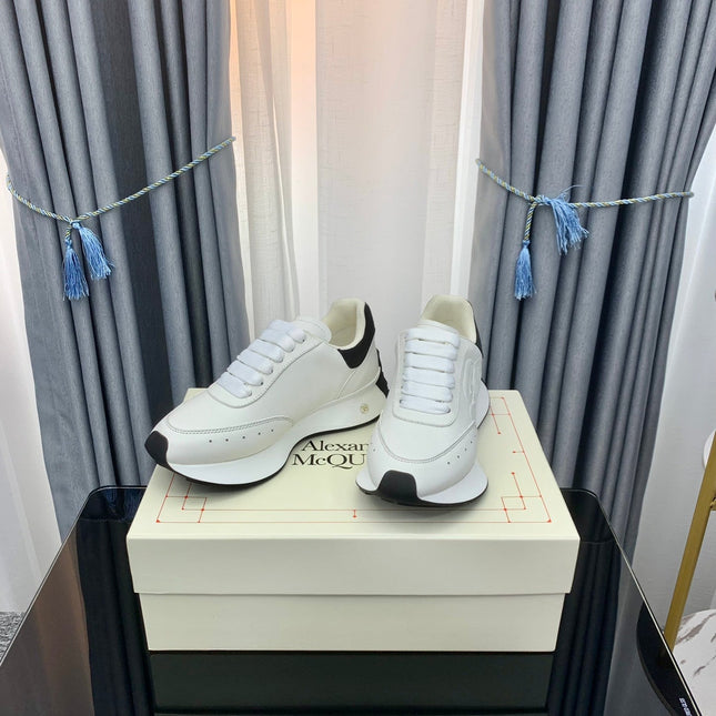 SPRINT RUNNER LOW-TOP IN WHITE CALFSKIN EMBOSSED LOGO