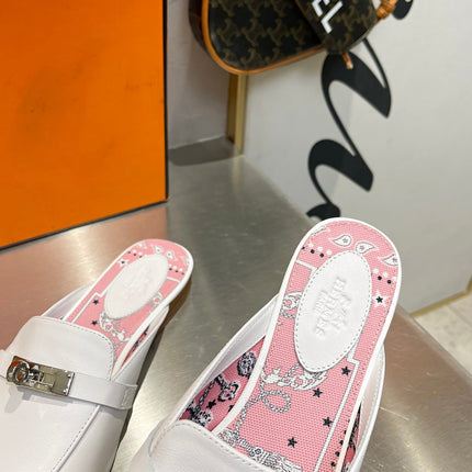 0Z MULE WHITE CALFSKIN WITH PINK PATTERN