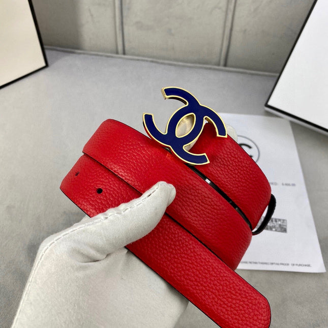 CC 30MM BELT IN CHERRY RED GRAINED CALFSKIN WITH NAVY BLUE METAL LOGO