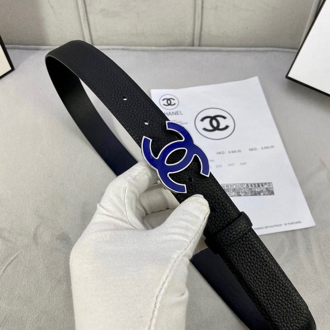 CC 30MM BELT IN BLACK GRAINED CALFSKIN WITH NAVY BLUE METAL LOGO