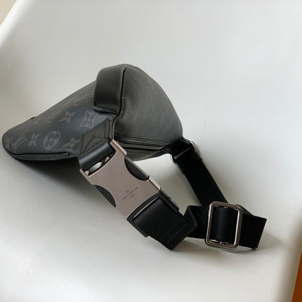 LV 25S DISCOVERY BUMBAG 44 IN BLACK MONOGRAM ECLIPSE CALFSKIN
