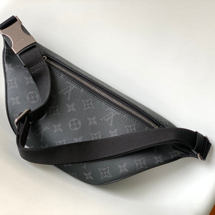 LV 25S DISCOVERY BUMBAG 44 IN BLACK MONOGRAM ECLIPSE CALFSKIN