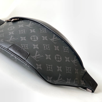 LV 25S DISCOVERY BUMBAG 44 IN BLACK MONOGRAM ECLIPSE CALFSKIN