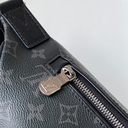 LV 25S DISCOVERY BUMBAG 44 IN BLACK MONOGRAM ECLIPSE CALFSKIN