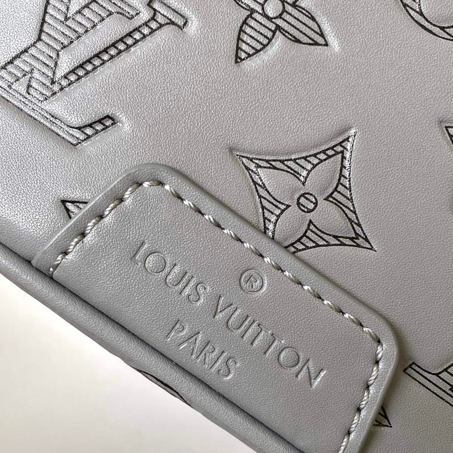 LV 25S DISCOVERY BUMBAG 44 IN TAUPE GRAY EMBOSSED MONOGRAM ECLIPSE CALFSKIN