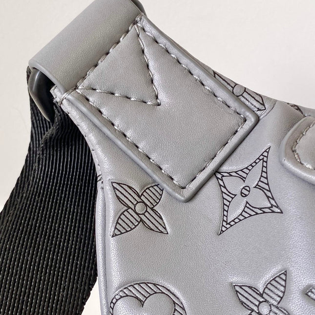 LV 25S DISCOVERY BUMBAG 44 IN TAUPE GRAY EMBOSSED MONOGRAM ECLIPSE CALFSKIN