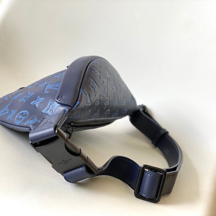 LV 25S DISCOVERY BUMBAG 44 IN DARK BLUE EMBOSSED MONOGRAM ECLIPSE CALFSKIN
