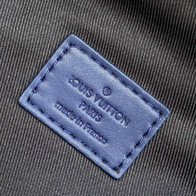 LV 25S DISCOVERY BUMBAG 44 IN DARK BLUE EMBOSSED MONOGRAM ECLIPSE CALFSKIN