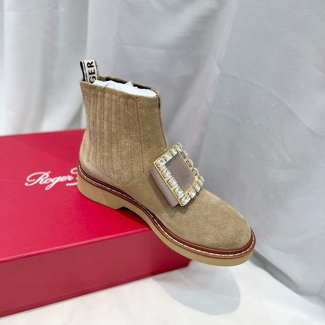 VIV' RANGERS CHELSEA BOOTIES IN LIGHT BROWN SUEDE CRYSTAL BUCKLE