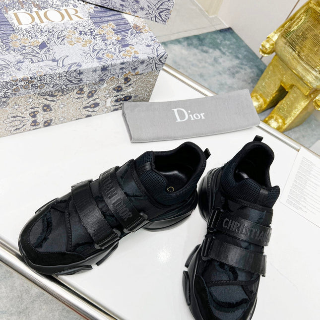 D-WANDER SNEAKERS IN BLACK TECHNICAL FABRIC AND SUEDE