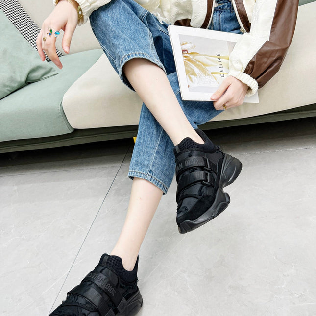 D-WANDER SNEAKERS IN BLACK TECHNICAL FABRIC AND SUEDE