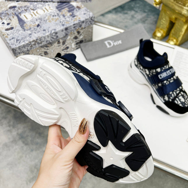 D-WANDER SNEAKERS IN COLORFUL TECHNICAL FABRIC AND SUEDE 153028