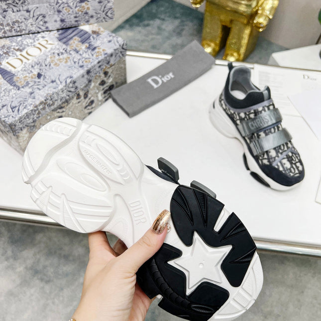 D-WANDER SNEAKERS IN COLORFUL TECHNICAL FABRIC AND SUEDE 153029