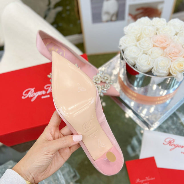 EFFLORESCENCE POINTED-TOE PUMPS IN YOUR PINK SATIN WITH CRYSTAL BUCKLE