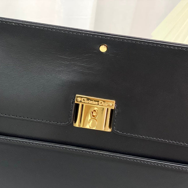 PARISIENNE 30 HANDBAG IN BLACK SMOOTH CALFSKIN