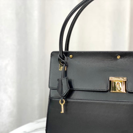 PARISIENNE 30 HANDBAG IN BLACK SMOOTH CALFSKIN