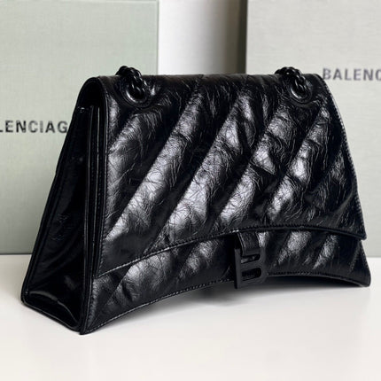 CRUSH MEDIUM CHAIN BAG 31 IN BLACK QUILTED CRUSHED CALFSKIN BLACK HARDWARE