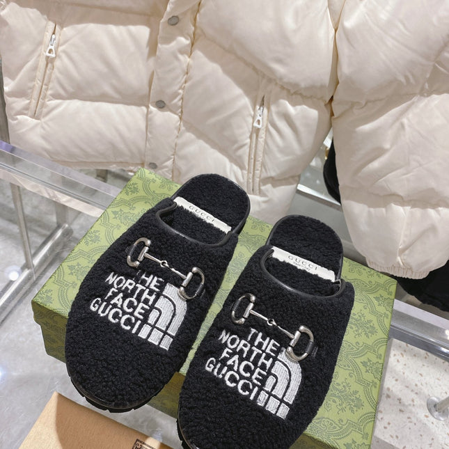 GGxTHE NORTH FACE HORSEBIT MULE IN BLACK WOOL