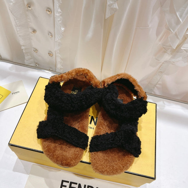 FENDI DAD SANDAL IN BLACK MIX CINNAMON BROWN FLEECE