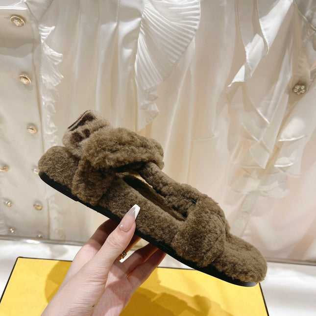 FENDI DAD SANDAL IN MOCHA BROWN FLEECE