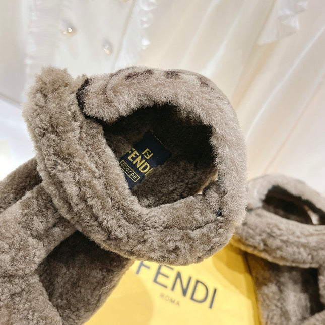 FENDI DAD SANDAL IN MOCHA BROWN FLEECE