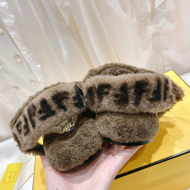 FENDI DAD SANDAL IN MOCHA BROWN FLEECE