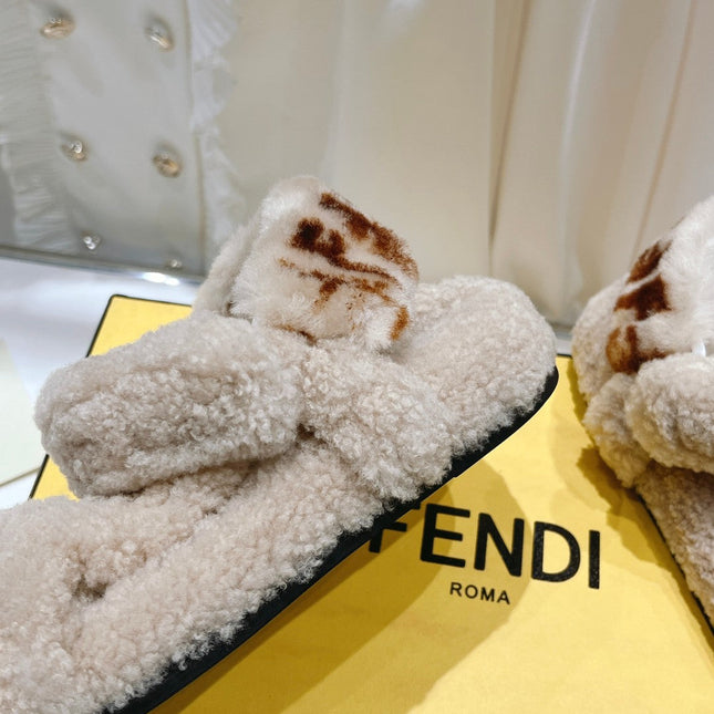 FENDI DAD SANDAL IN HAZELNUT BEIGE FLEECE