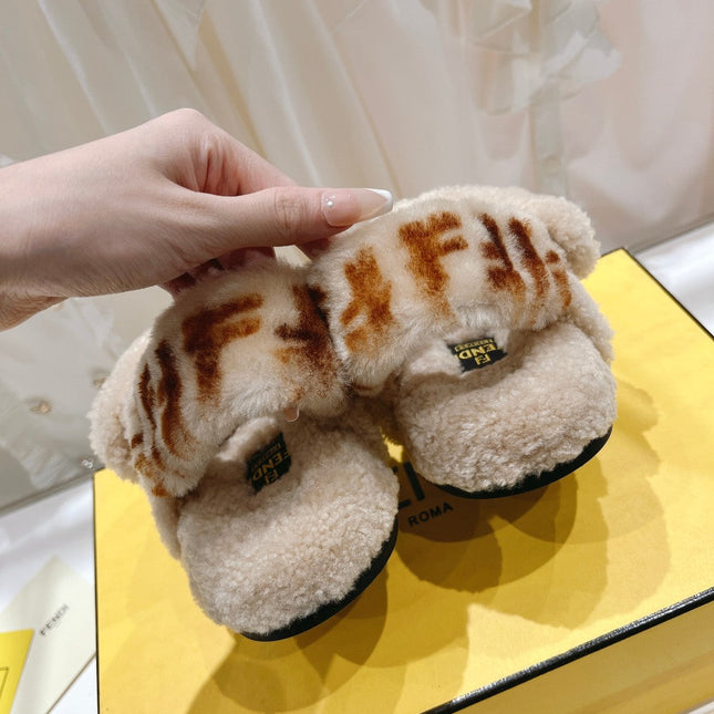 FENDI DAD SANDAL IN HAZELNUT BEIGE FLEECE