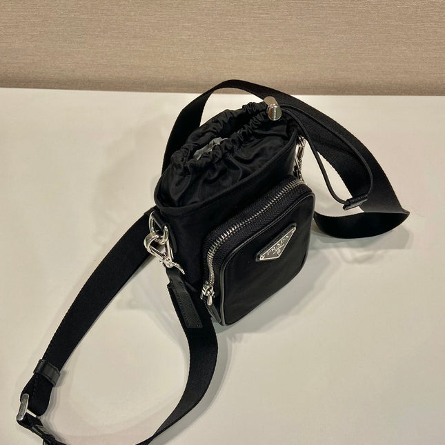 PHONE BAG 18 IN BLACK RE-NYLON
