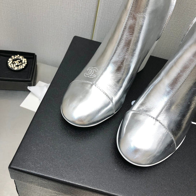 HIGH HEEL ANKLE BOOTS IN SILVER CALFSKIN