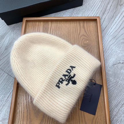 BEANIE HAT IN BEIGE CREAM WOOL 108745